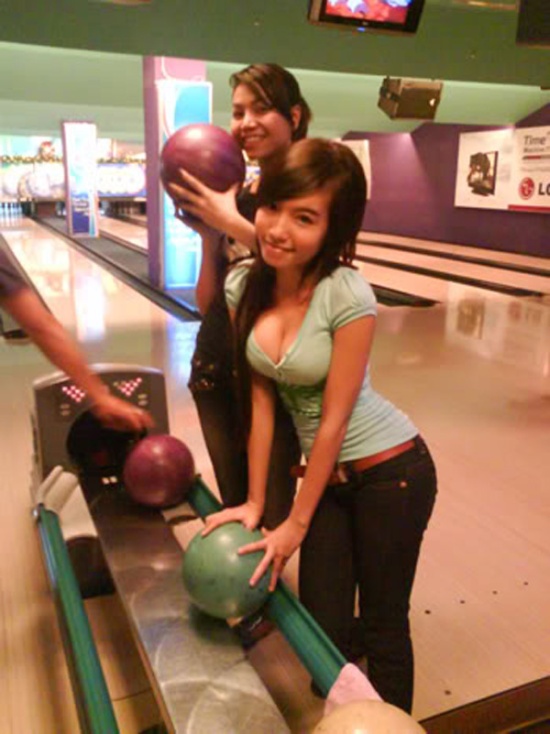 [Image: hot-cute-girl-bowling-boobs.jpg?w=550&amp;h=734]